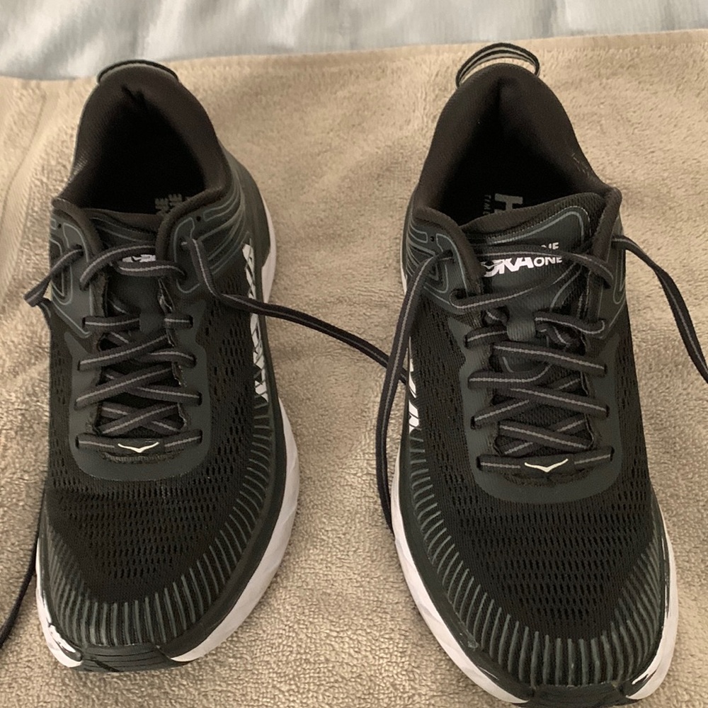 Hoka One One. Were recommended by doctors